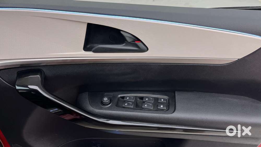 Mahindra Xuv700 2.2 Ax 5 Diesel At 7 Str, 2024, Diesel
