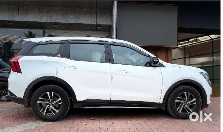 Mahindra Xuv700 2.2 Ax 5 Diesel At 7 Str, 2023, Diesel