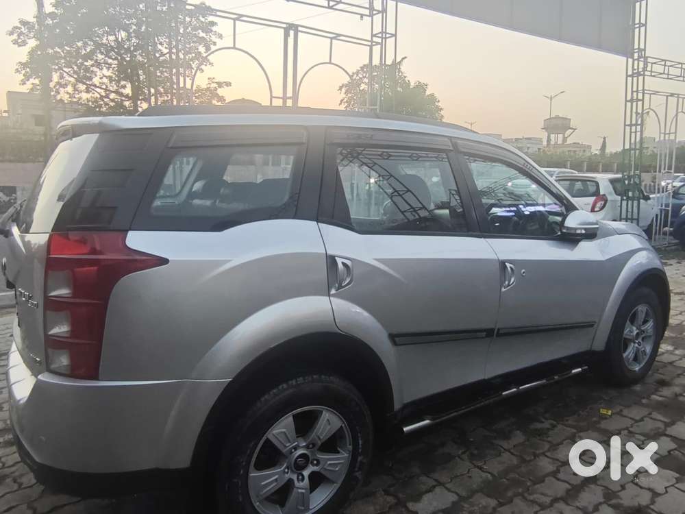Mahindra Xuv500 W8, 2015