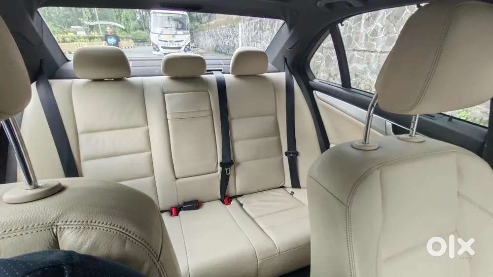 Mercedes-benz C-class 11-2012 Petrol 22100 Km Driven At Chembur