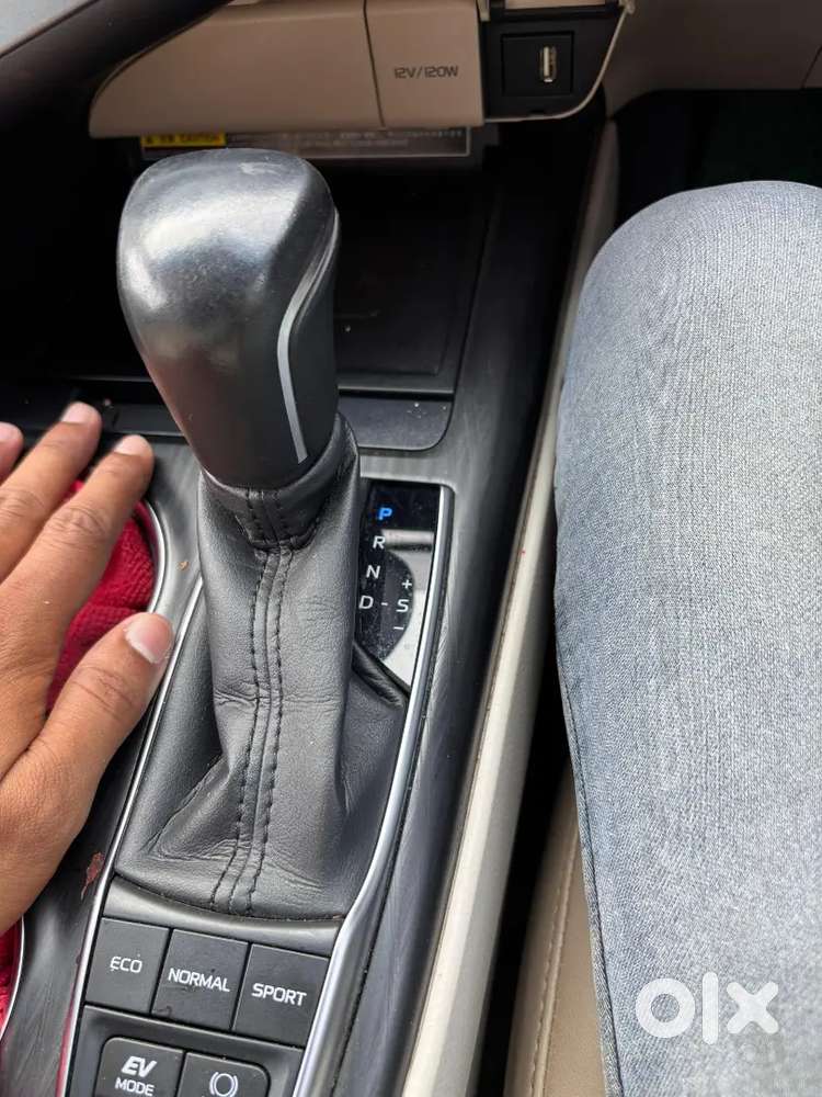 Toyota Camry 2022 Petrol Well Maintained