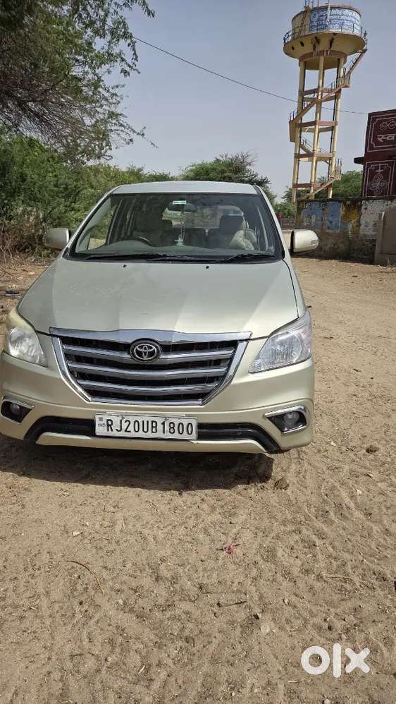Toyota Innova 2012