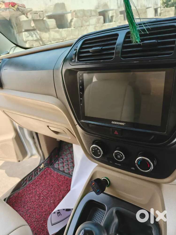 Mahindra Tuv 300 2016 Diesel 140000 Km Driven