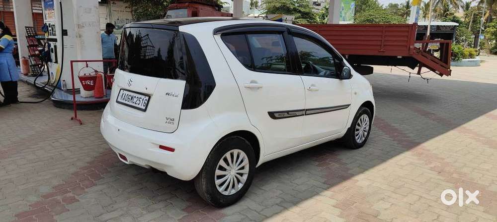 Maruti Suzuki Ritz Vxi, 2010, Petrol