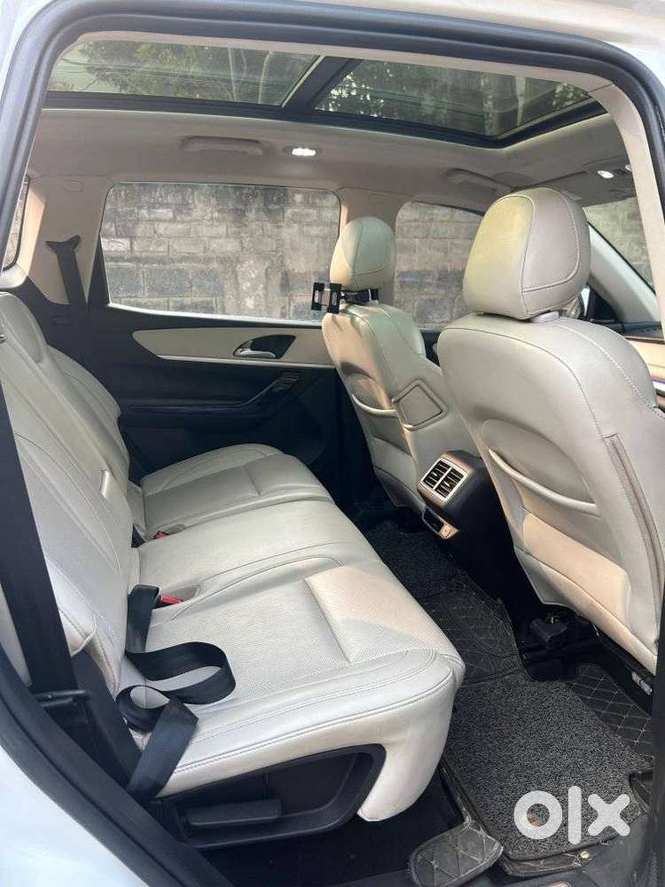 Mahindra Xuv700 2.2 Ax 7 Diesel Mt Luxury Pack Str, 2022, Diesel