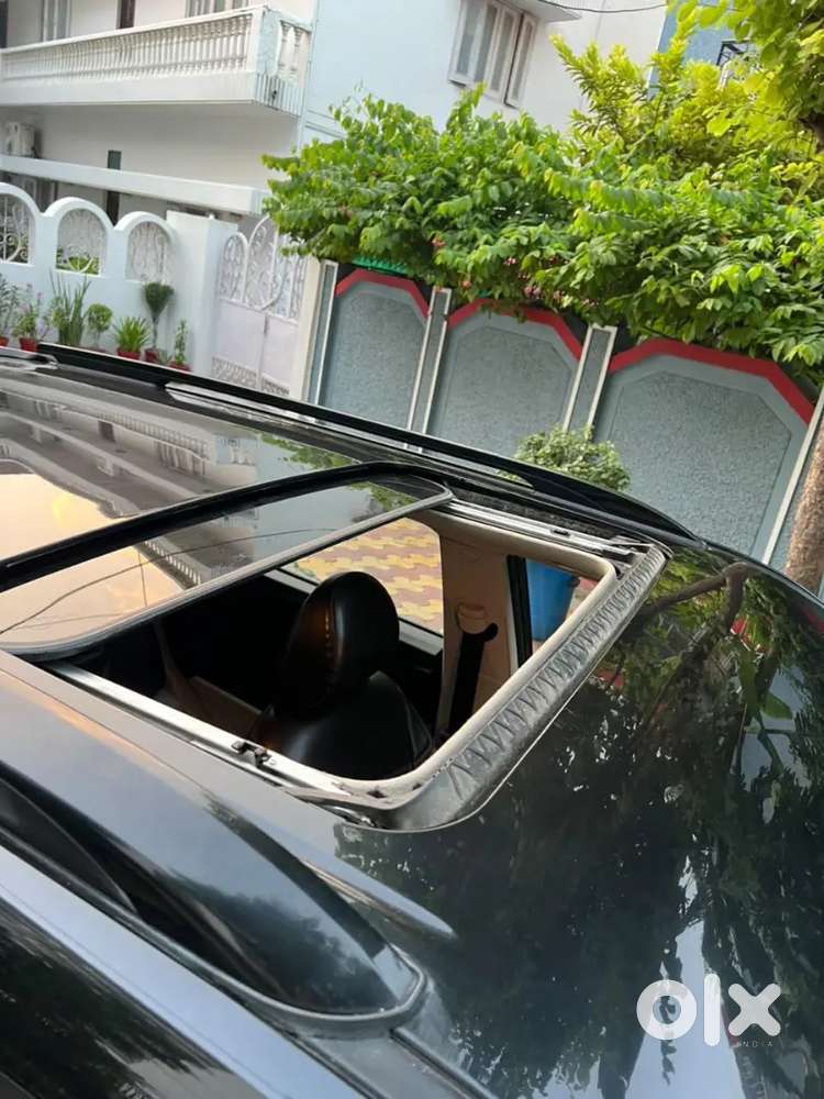 Mahindra Xuv300 (o) Sunroof Diesel 2022