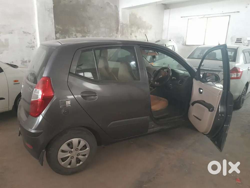 Hyundai I10 2012 Petrol 80600 Km Driven