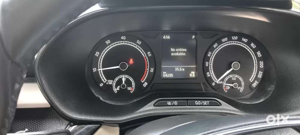 Skoda Slavia Ambition 1.0l Tsi At, 2022, Petrol