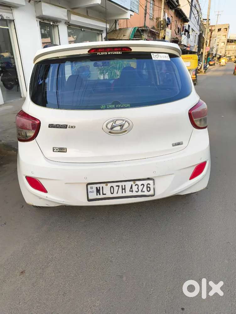 Hyundai Grand I10 2017 Petrol 98000 Km Driven