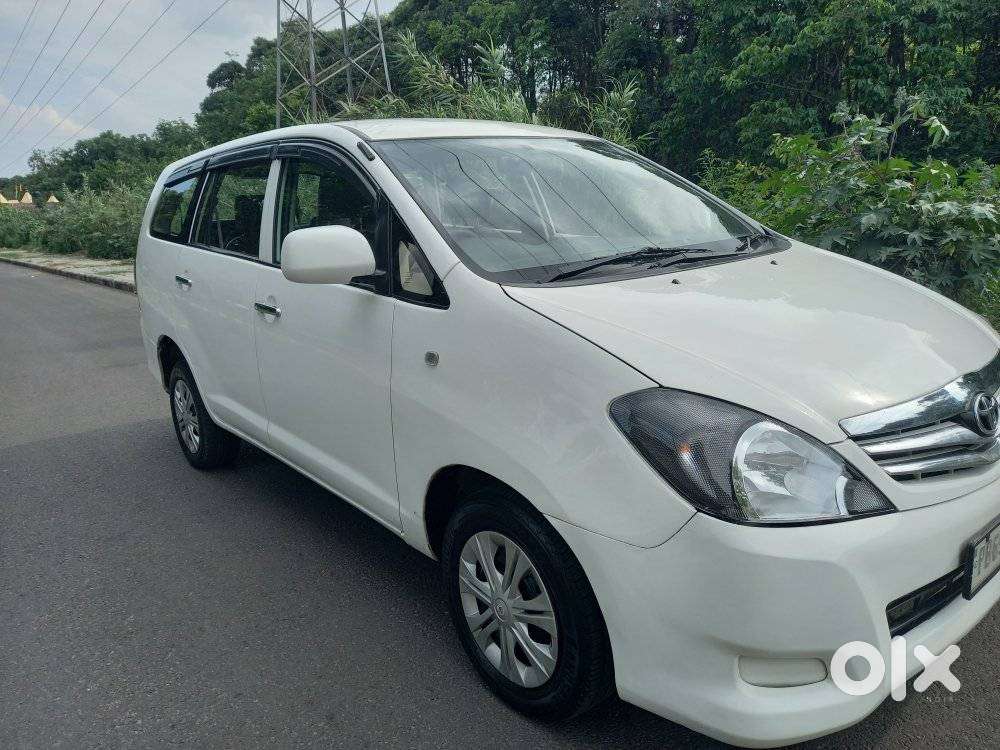 Toyota Innova 2004-2011 2.5 G3, 2010, Diesel