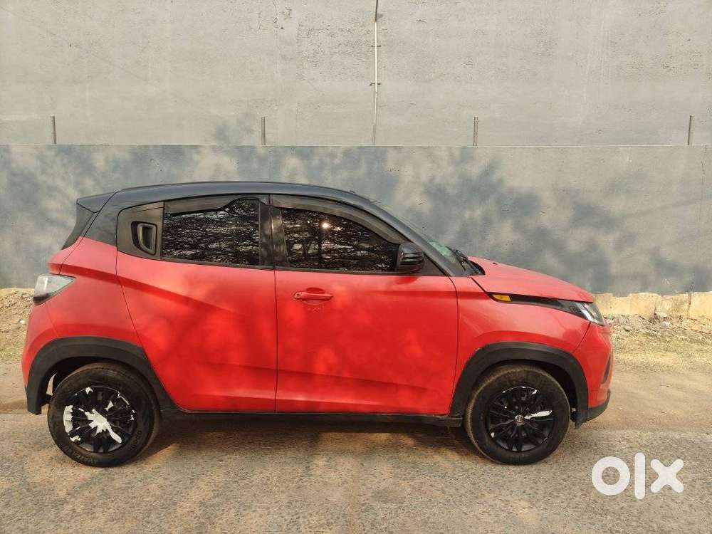 Mahindra Kuv 100