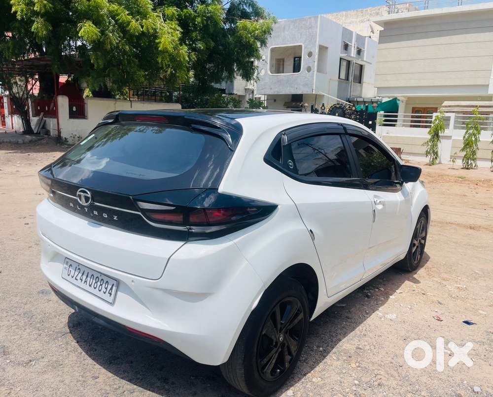 Tata Altroz Petrol 2023