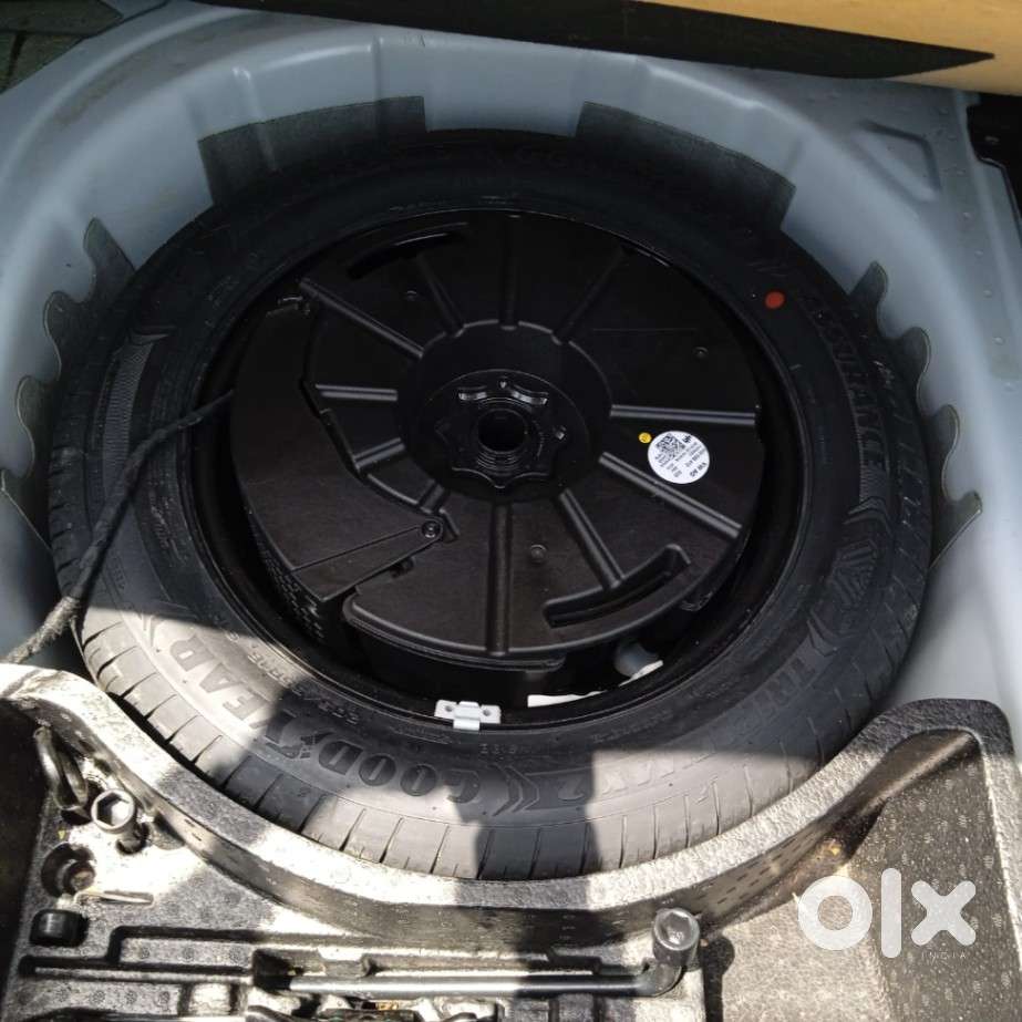 Skoda Slavia Style 1.0l Tsi At, 2022, Petrol