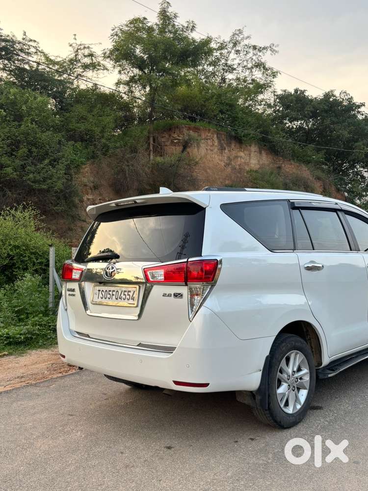 Toyota Innova Crysta 2023 Diesel 100000 Km