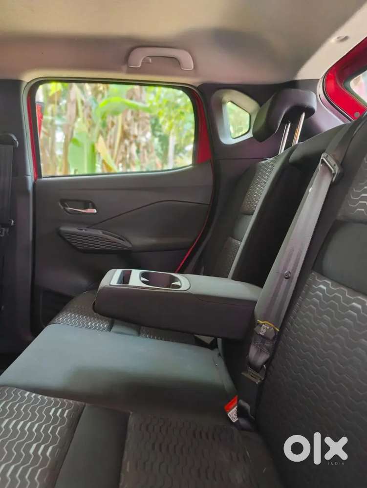 Nissan Magnite 2025 Petrol 2548 Km Driven
