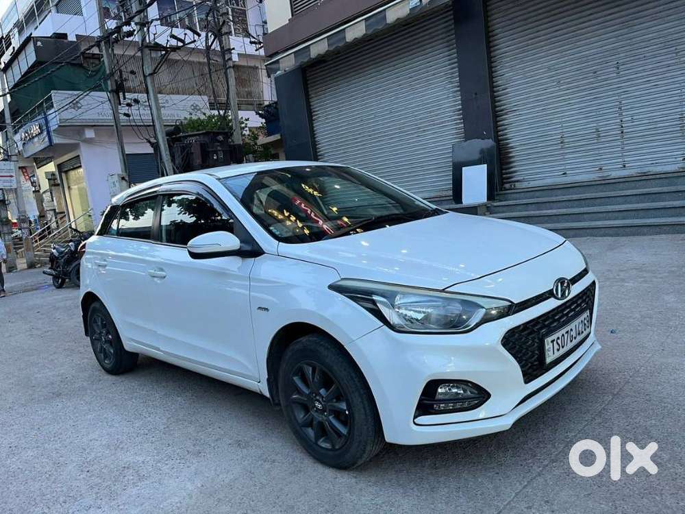 Hyundai I20 1.4 Asta (at), 2018, Petrol