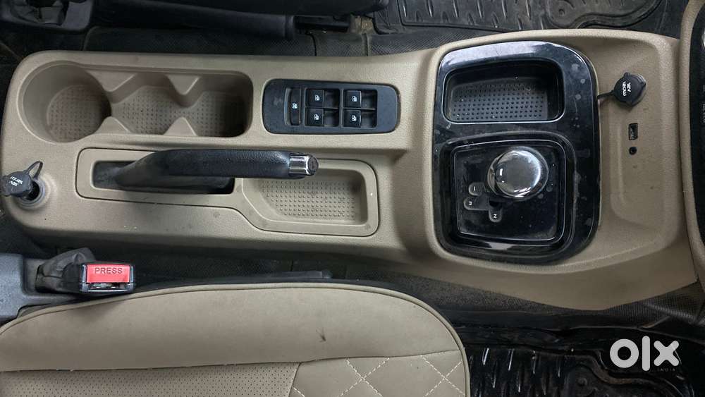 Mahindra Tuv 300 T10 Amt, 2018, Diesel