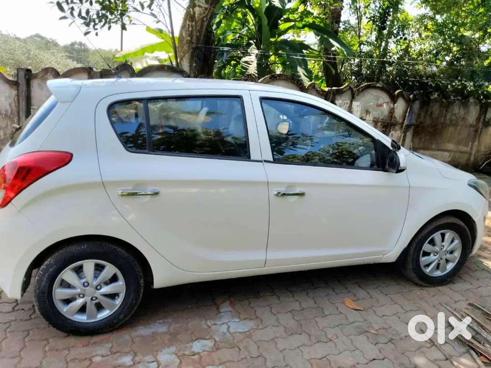 2013 Hyundai I20 Asta Petrol, Top End Varient,new Shape