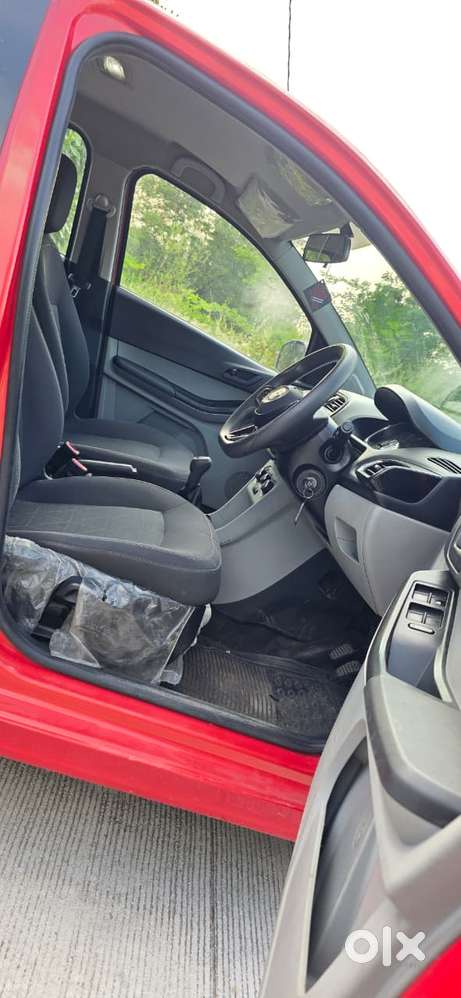 Tata Tiago 1.2 Revotron Xt, 2024, Petrol