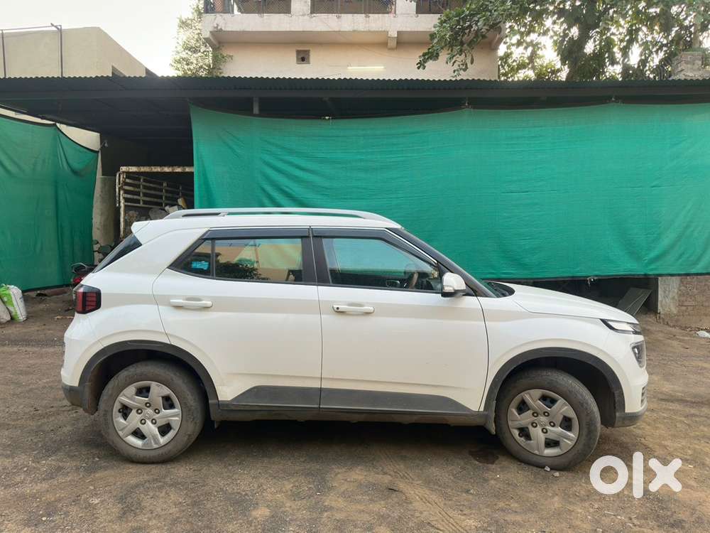 Hyundai Venue Petrol 2022 Model New Type Condition