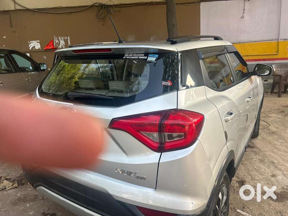 Xuv 300 W8 Opt Top Variant