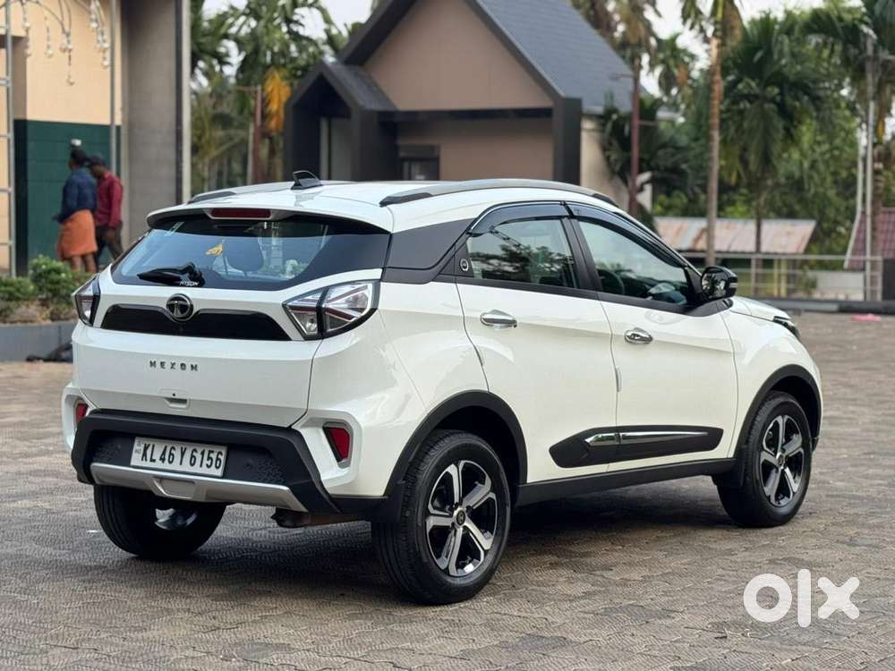 Tata Nexon 1.2 Revotron Xza Plus, 2023, Petrol