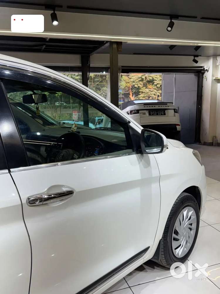 Maruti Suzuki Ertiga Vxi At, 2022, Petrol