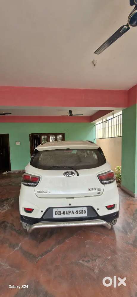 Mahindra Kuv 100