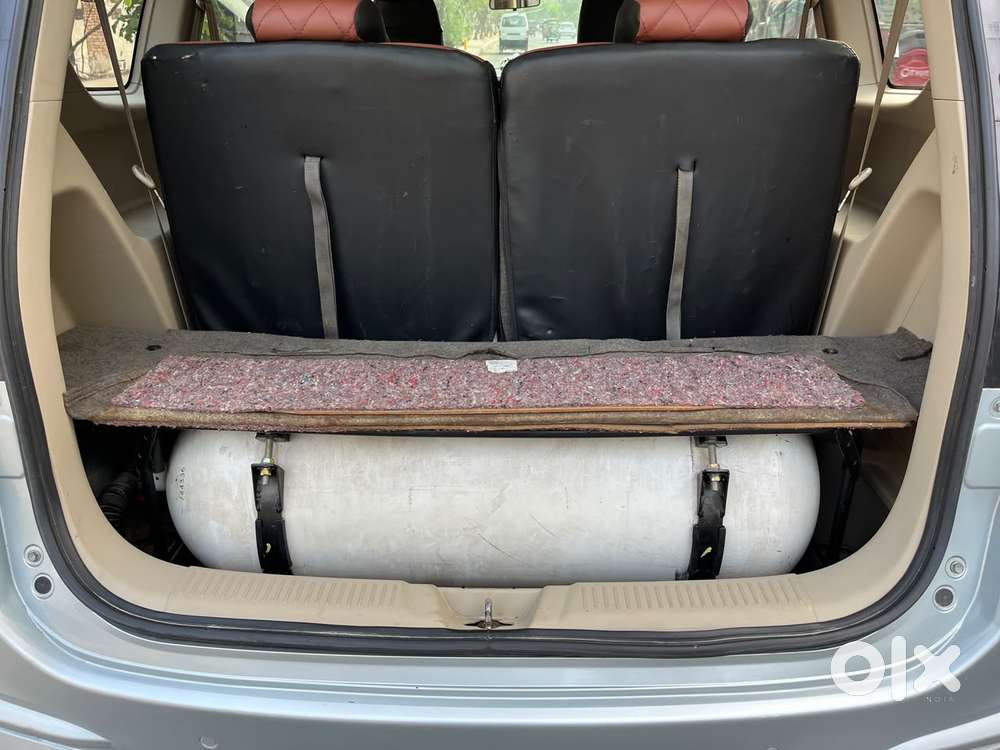 Maruti Suzuki Ertiga 1.5 Vxi, 2022, Cng & Hybrids