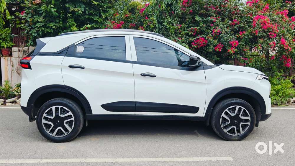Tata Nexon Smart Plus1.2 Revotron Petrol 5 Mt, 2024, Petrol