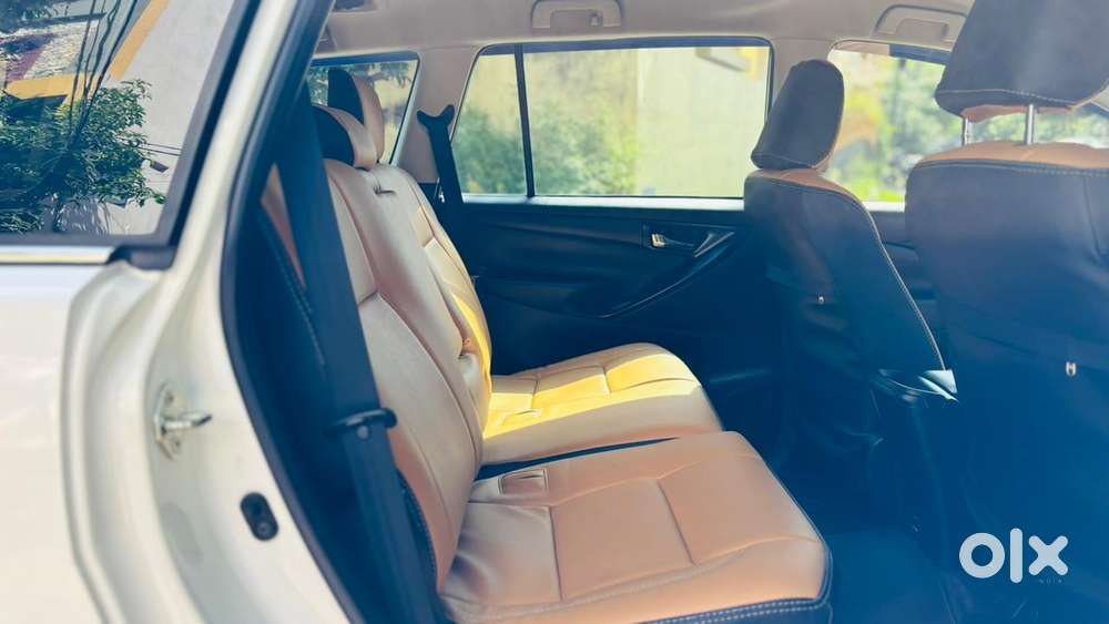 Toyota Innova Crysta 2.4 G Mt, 2022, Diesel