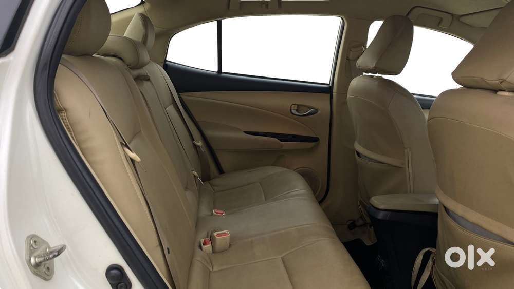 Toyota Yaris V Cvt, 2019, Petrol