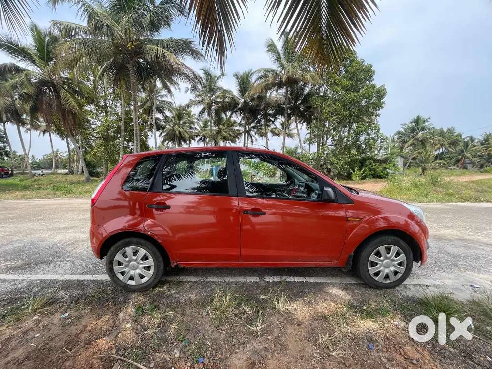 Well-maintained Kl-04 Ford Figo (diesel)  92k Km  Single Owner