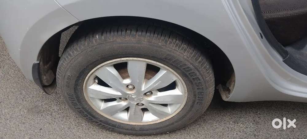 I20, 2nd Owner, Gujrat Registration, Petrol, Sportz ,silver Color,.