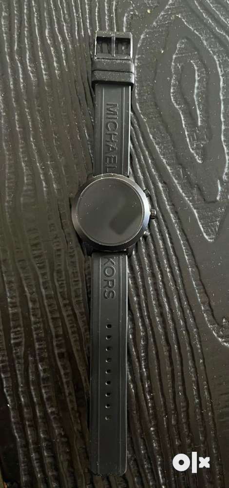 Michael kors smartwatch olx best sale