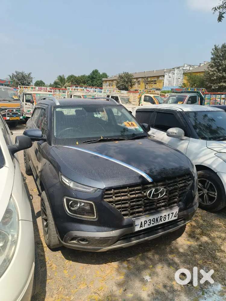 Hyundai Venue 2021 Petrol 108000 Km Driven