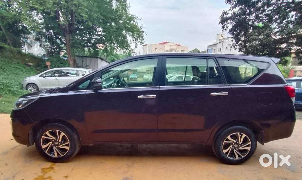 Toyota Innova Crysta 2.4 V, 2021