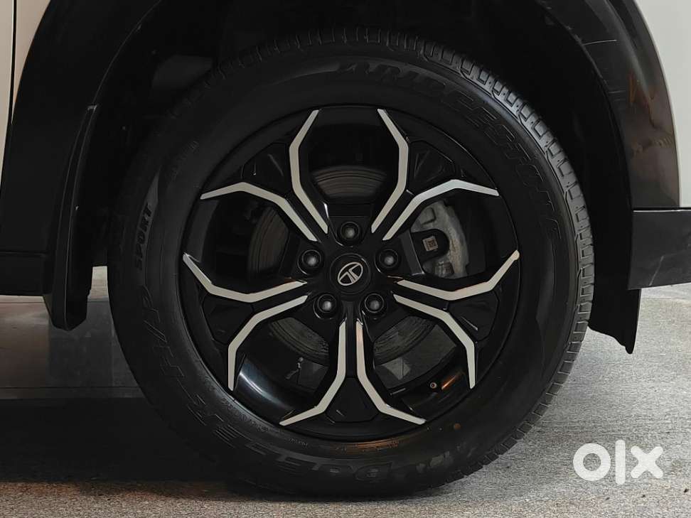 Tata Curvv Creative 1.2 Revotron Petrol 6mt, 2025, Petrol
