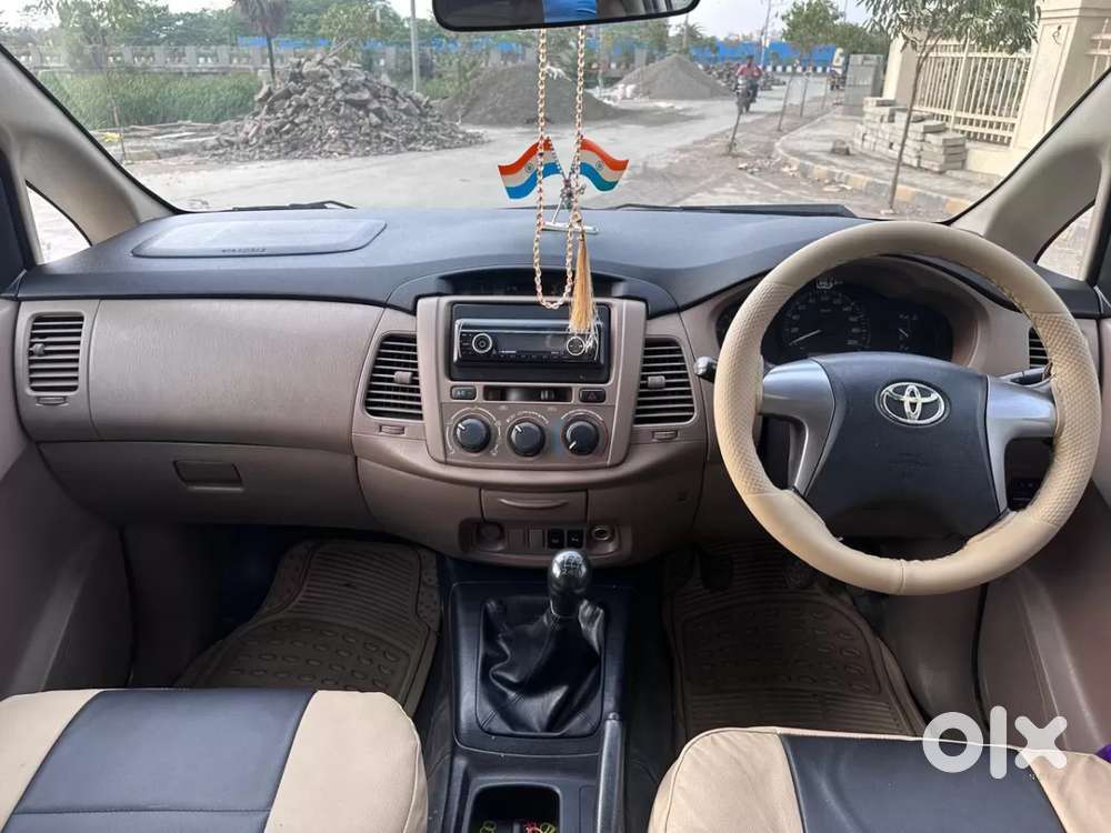 Toyota Innova 2.5 G (diesel) 8 Seater Bs Iv, 2015, Diesel