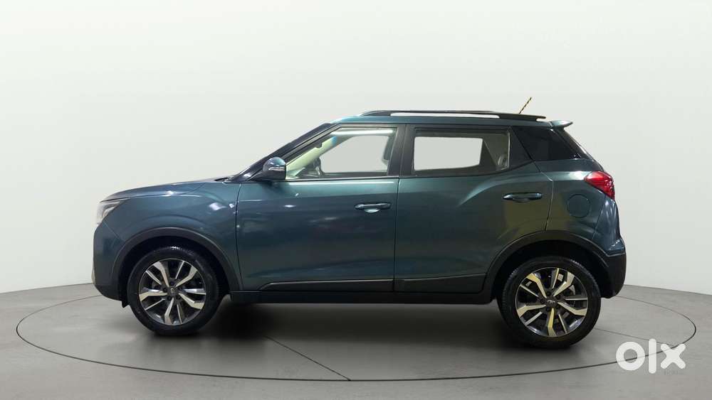 Mahindra Xuv300 1.2 W8 (o) Amt Petrol, 2021, Petrol