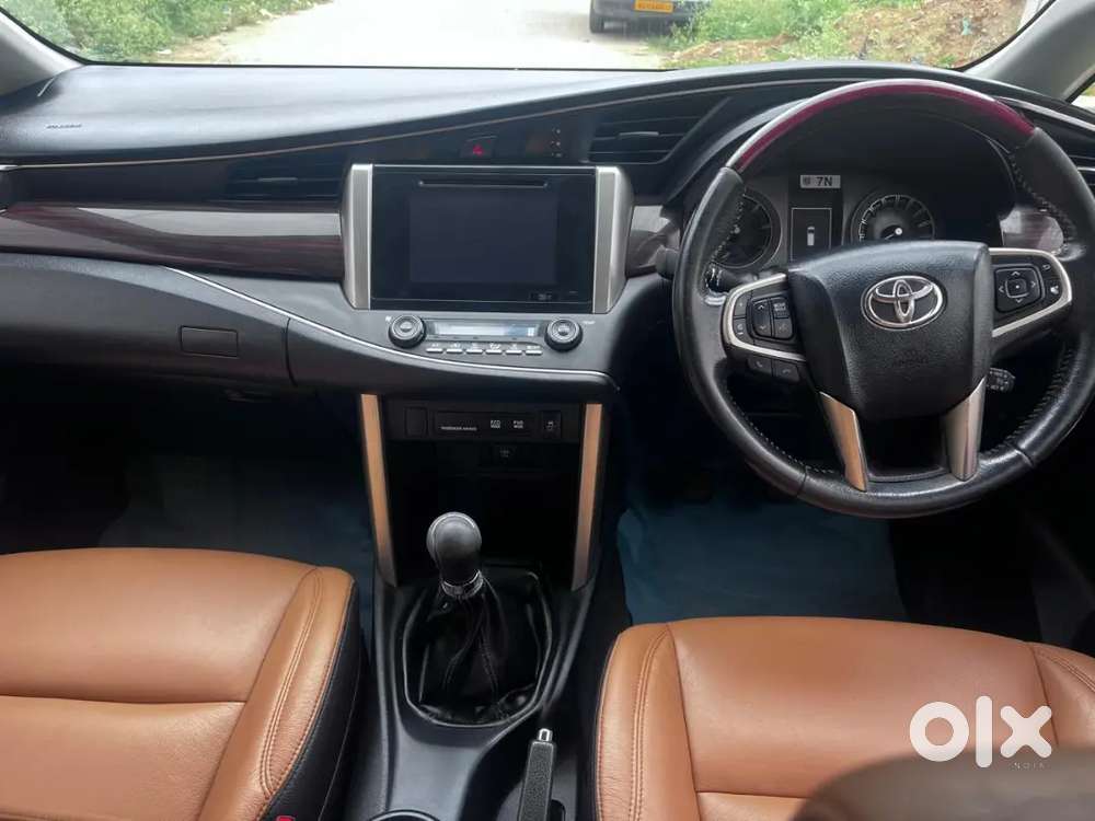 Innova Crysta 2.4 V Mt 2020