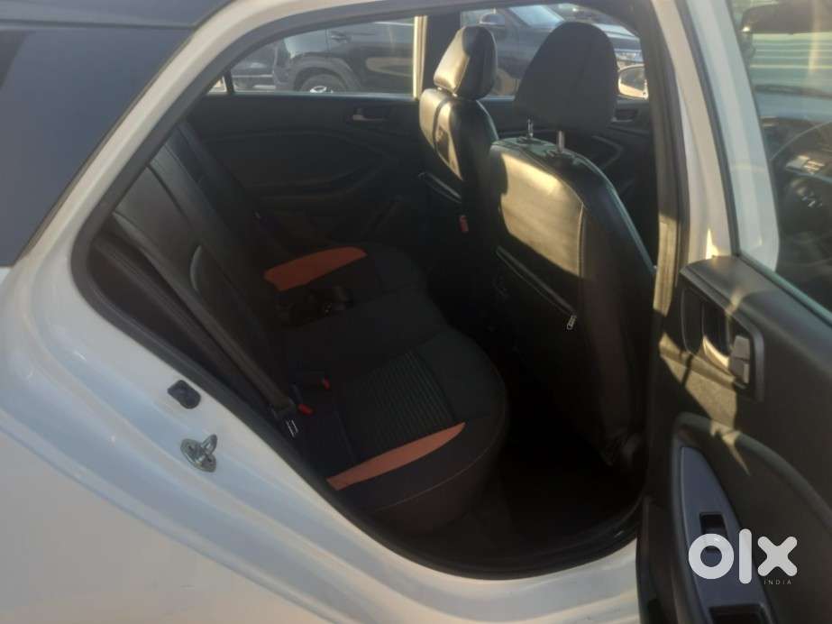 Hyundai I20 Asta 1.2 Mt Dual Tone, 2017, Petrol