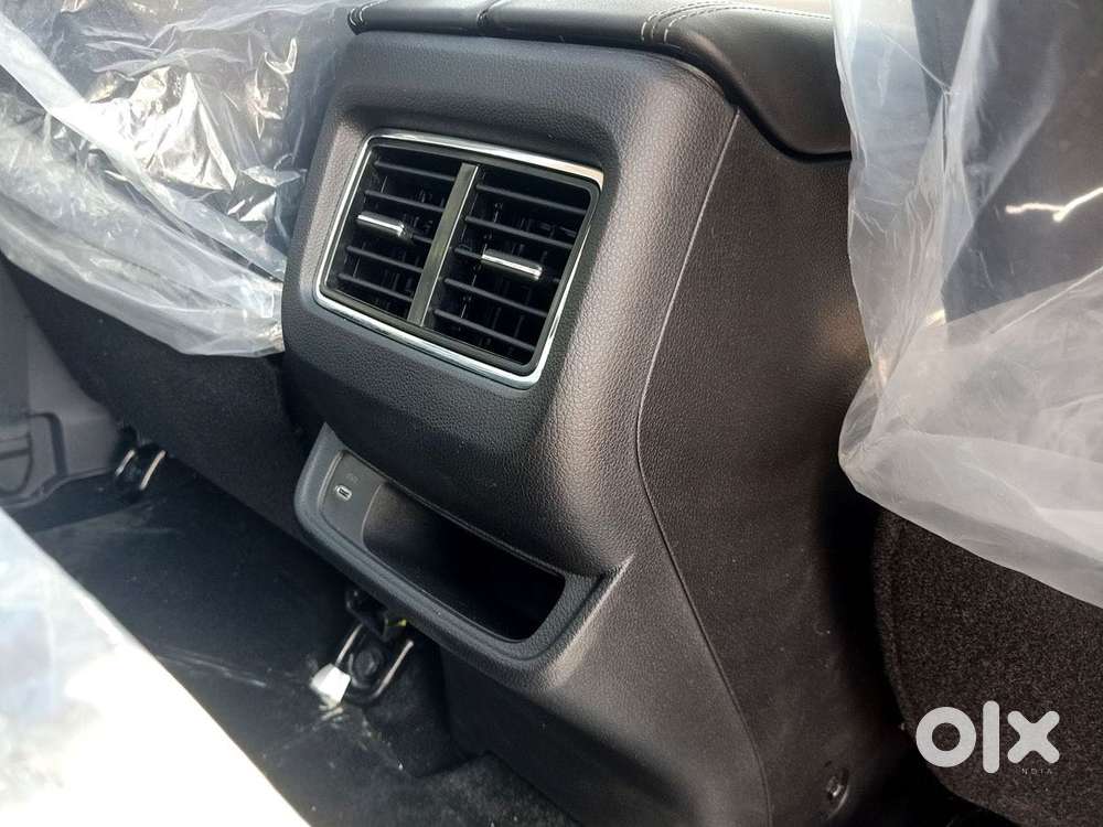 Mahindra Thar Roxx Ax7l Rwd At, 2026, Petrol