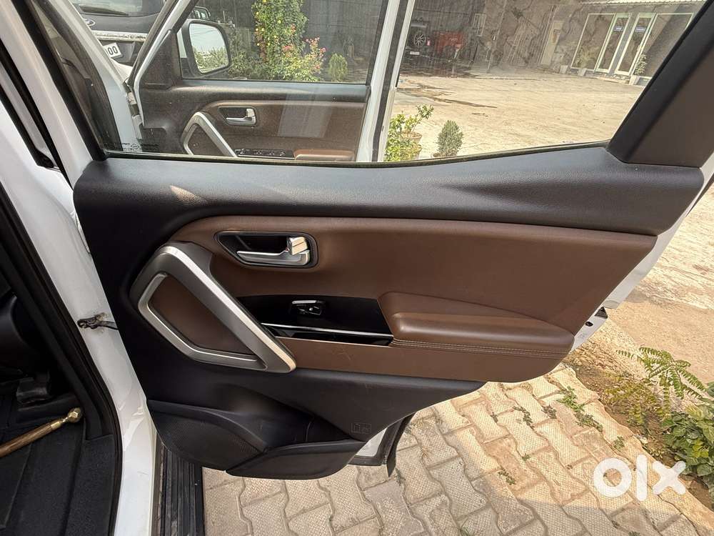 Mahindra Scorpio N Z8 Diesel At 2wd 7 Str, 2023, Diesel