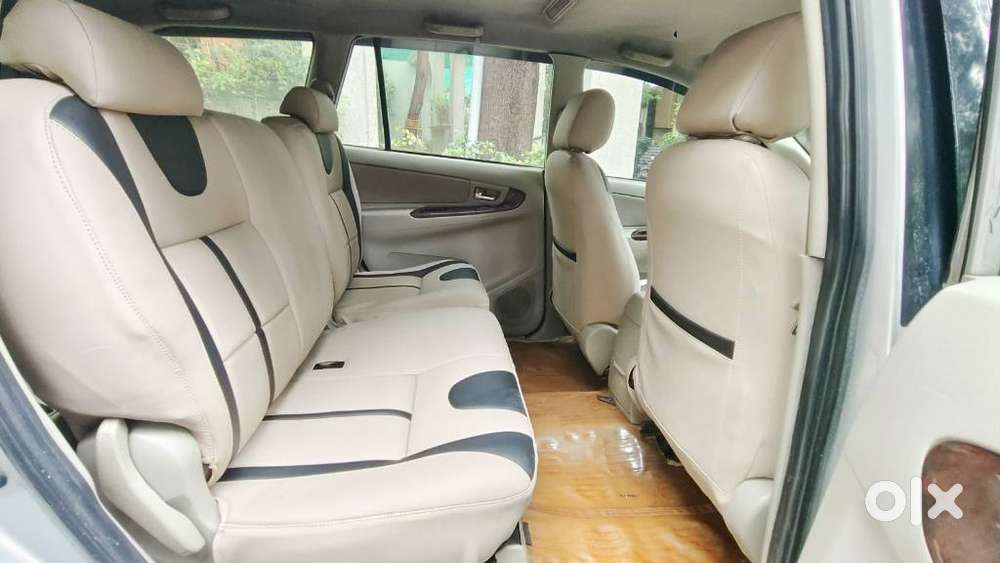 Toyota Innova 2.5 V 8 Str, 2013, Diesel