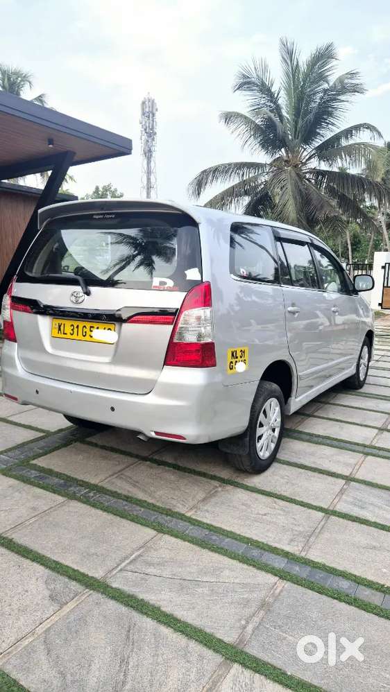 Toyota Innova 2014 Diesel 180000 Km Driven