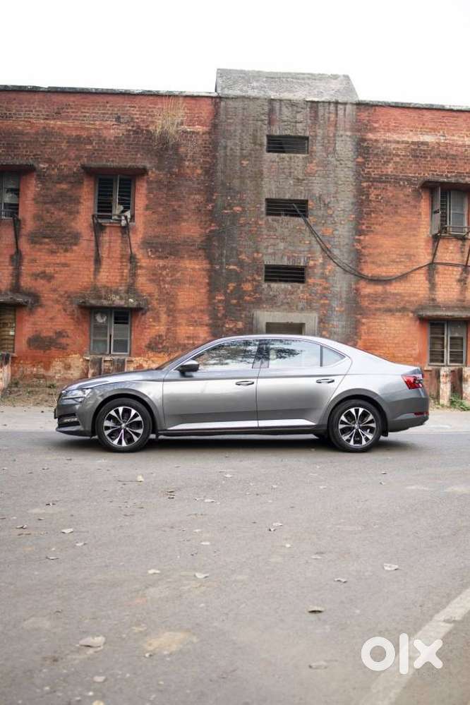 Skoda Superb Laurin And Klement 1.8, 2023, Petrol