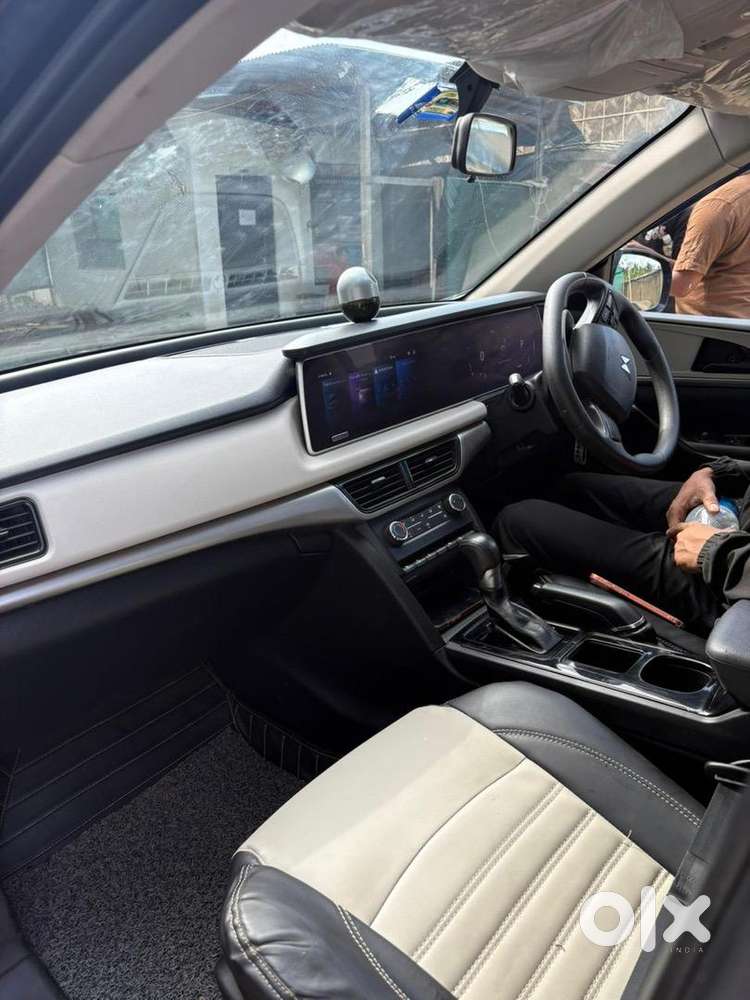 Mahindra Xuv700 2023 Petrol Well Maintained