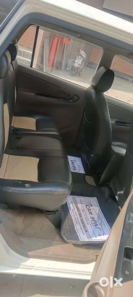 Toyota Innova 2015 Diesel 110000 Km Driven