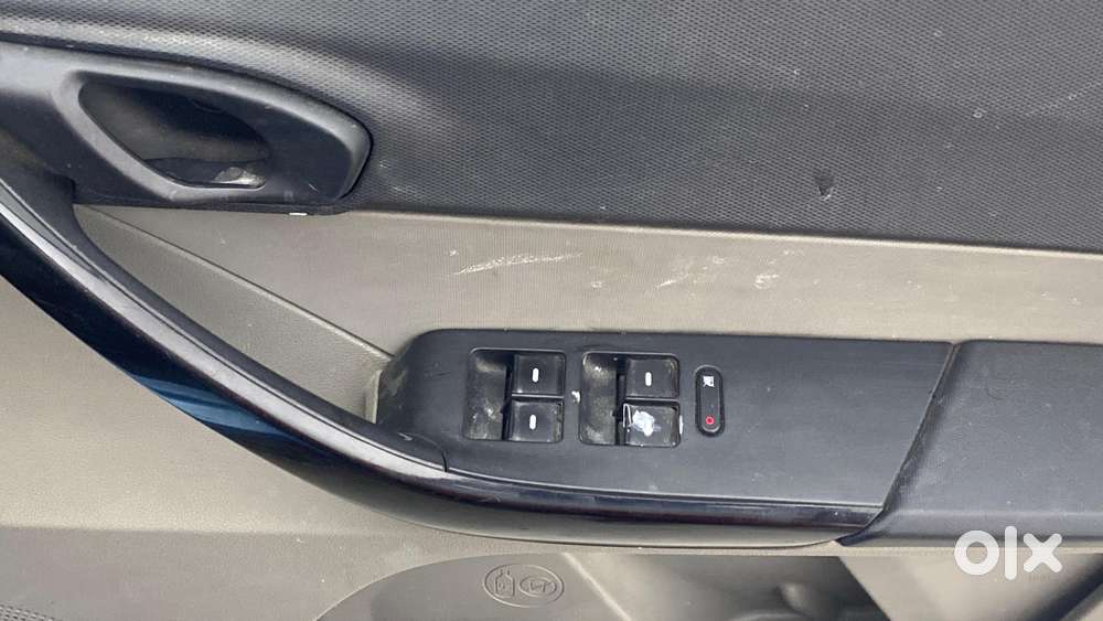 Tata Tiago 1.2 Revotron Xt, 2016, Petrol